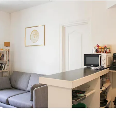 Cosy Proche Metro Apartment *