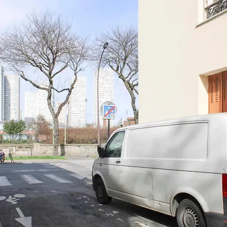 Cosy Proche Metro Apartment *